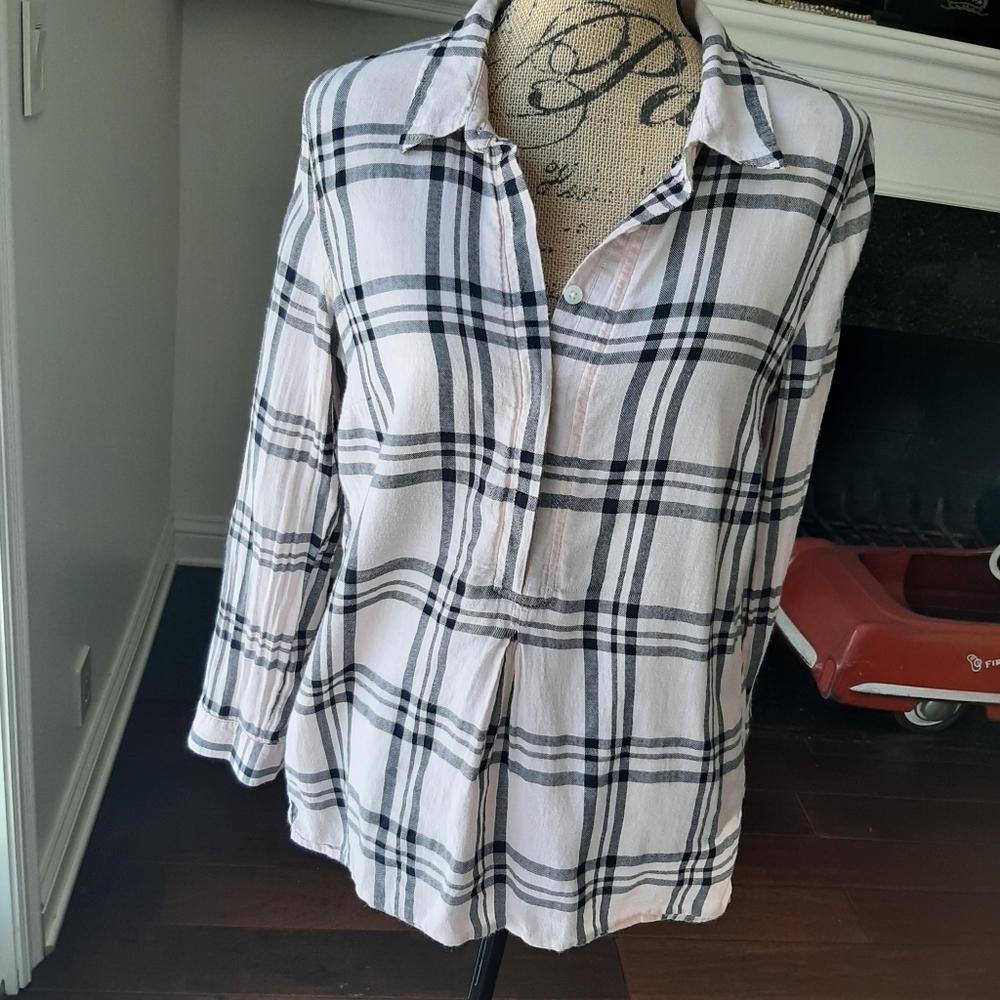 CROWN & IVY PINK PLAID TOP - Picture 2 of 13